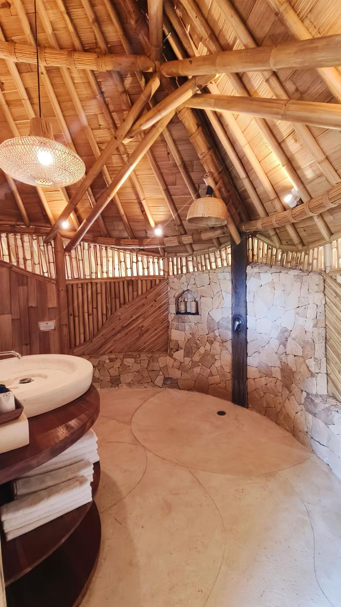 Kalma Bamboo Eco Lodge Kuta  Dış mekan fotoğraf